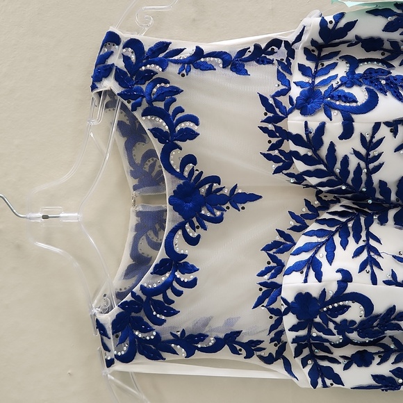 Size 6 Splash Prom white and royal blue lace applique cocktail prom style - Picture 14 of 15